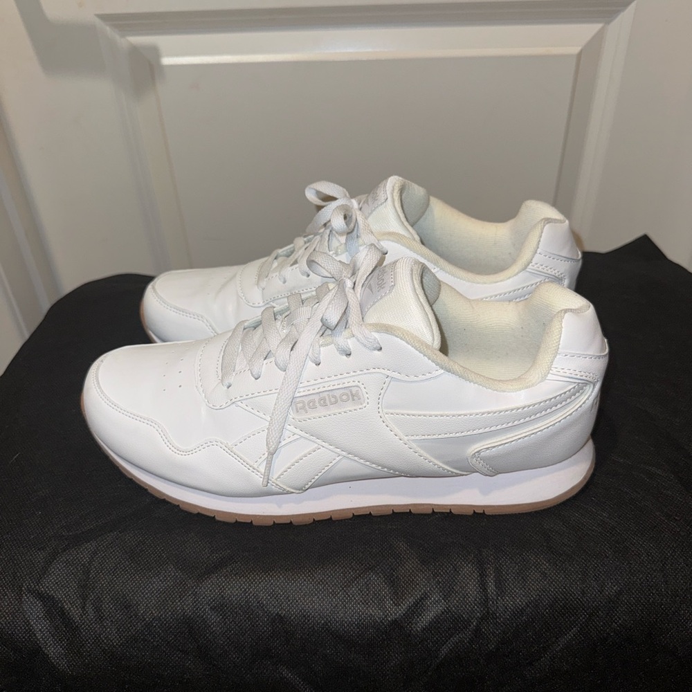Men's White Reebok Sneakers (size 10.5)